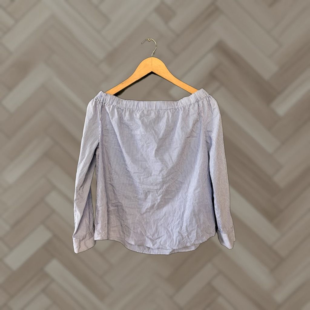 Zara Zara Blouse Shirt Striped Blue Long Sleeve Women's Size Medium Shirt Womens Blue Striped Blouse Long Sleeve Zara | 90s? (no) Size M / US 6-8 / IT 42-44 - 1 Thumbnail