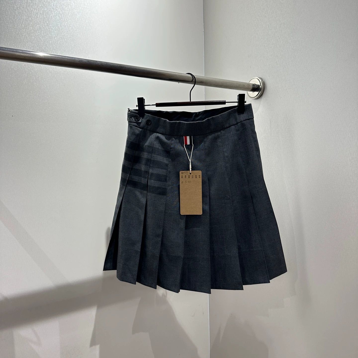 Thom Browne Thom Browne Wool 4Bar Pleated Skirt EU40 Size 27" / US 4 / IT 40 - 2 Thumbnail