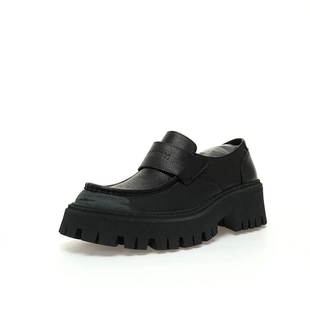 Balenciaga o1w1db10325 Tractor Loafers Worn-Out in Black Size US 8 / EU 41 - 2 Thumbnail