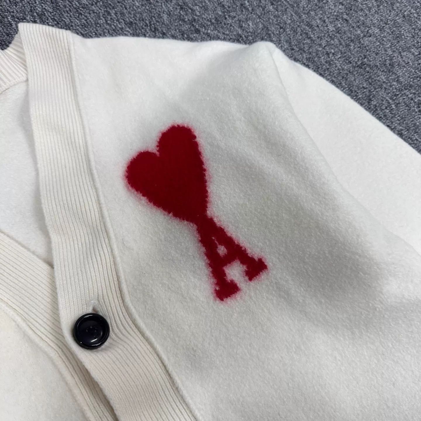 AMI Ami Heart Logo Wool Knit Cardigan L 99 New Size US L / EU 52-54 / 3 - 5 Thumbnail