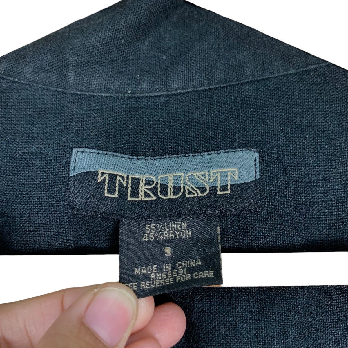 Vintage TRUST Linen Rayon Short Sleeve Button Shirt #0508-C23 Size US S / EU 44-46 / 1 - 14 Thumbnail