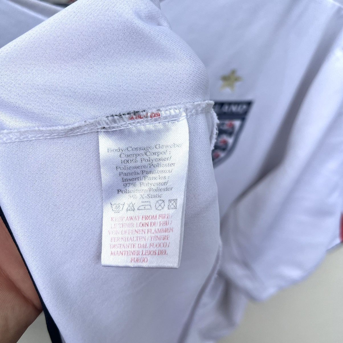 Umbro ENGLAND 2005 / 2007 jersey FOOTBALL SHIRT Umbro Size US XL / EU 56 / 4 - 7 Thumbnail
