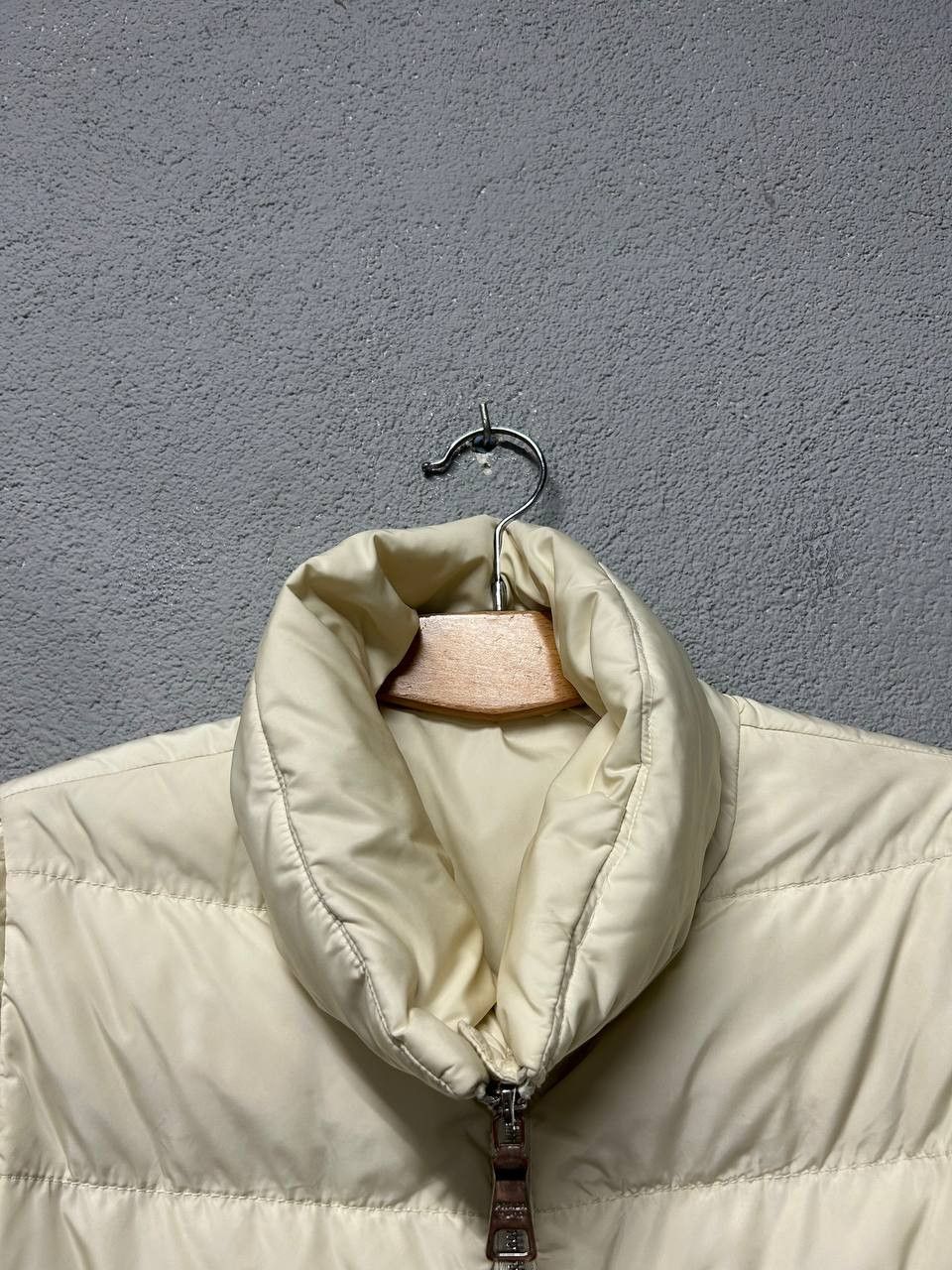 Prada Prada womens down jacket 2009 size 40 / M Size S / US 4 / IT 40 - 5 Thumbnail