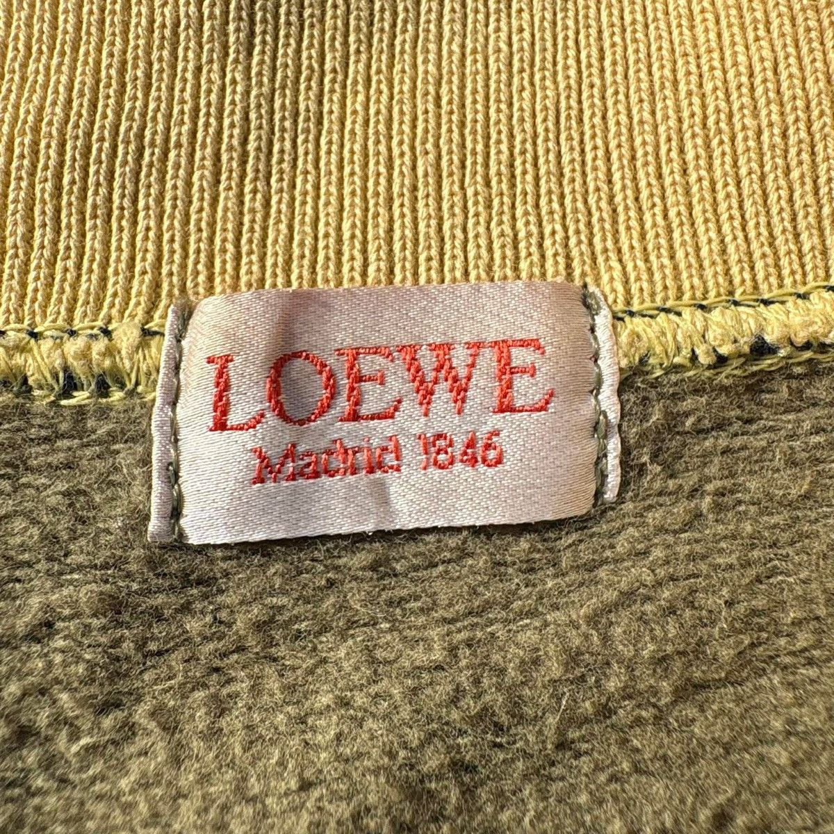 Loewe LOEWE Logo Collared Sweatshirt Olive Green Size US L / EU 52-54 / 3 - 3 Thumbnail