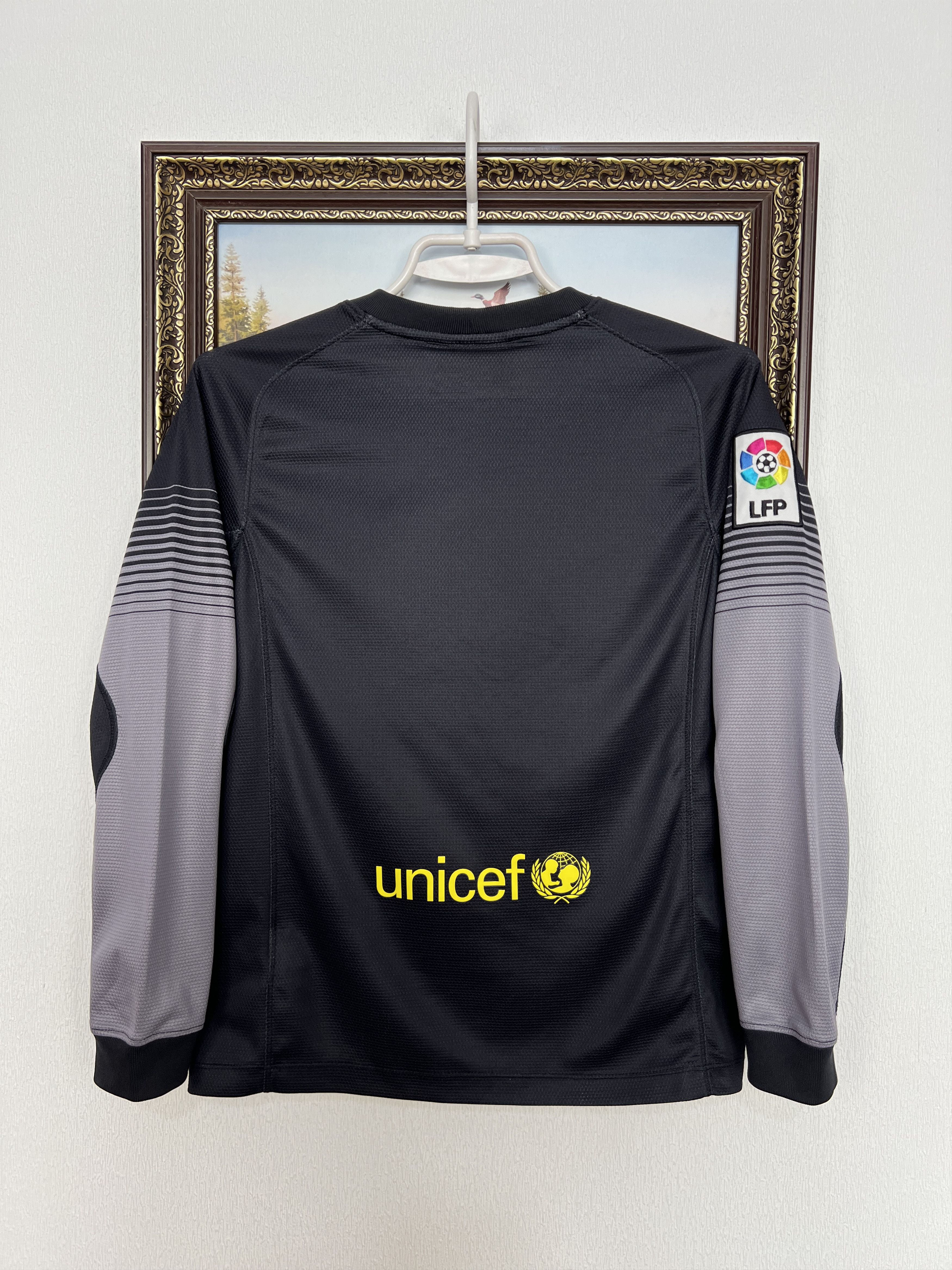 Nike Barcelona Goalkeeper football shirt 2013 Soccer Nike Boys M Size US XS / EU 42 / 0 - 15 Thumbnail