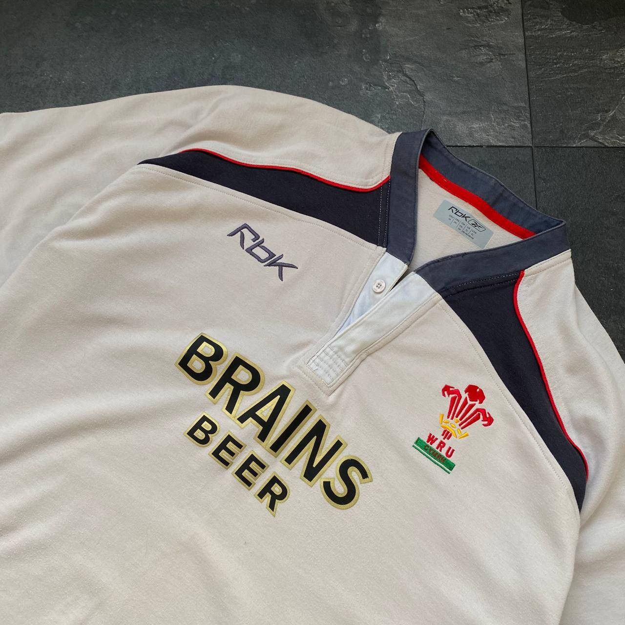 Vintage Reebok WRU Wales Rugby Mens Brains Beer Jersey Gray Size US XXL / EU 58 / 5 - 2 Thumbnail