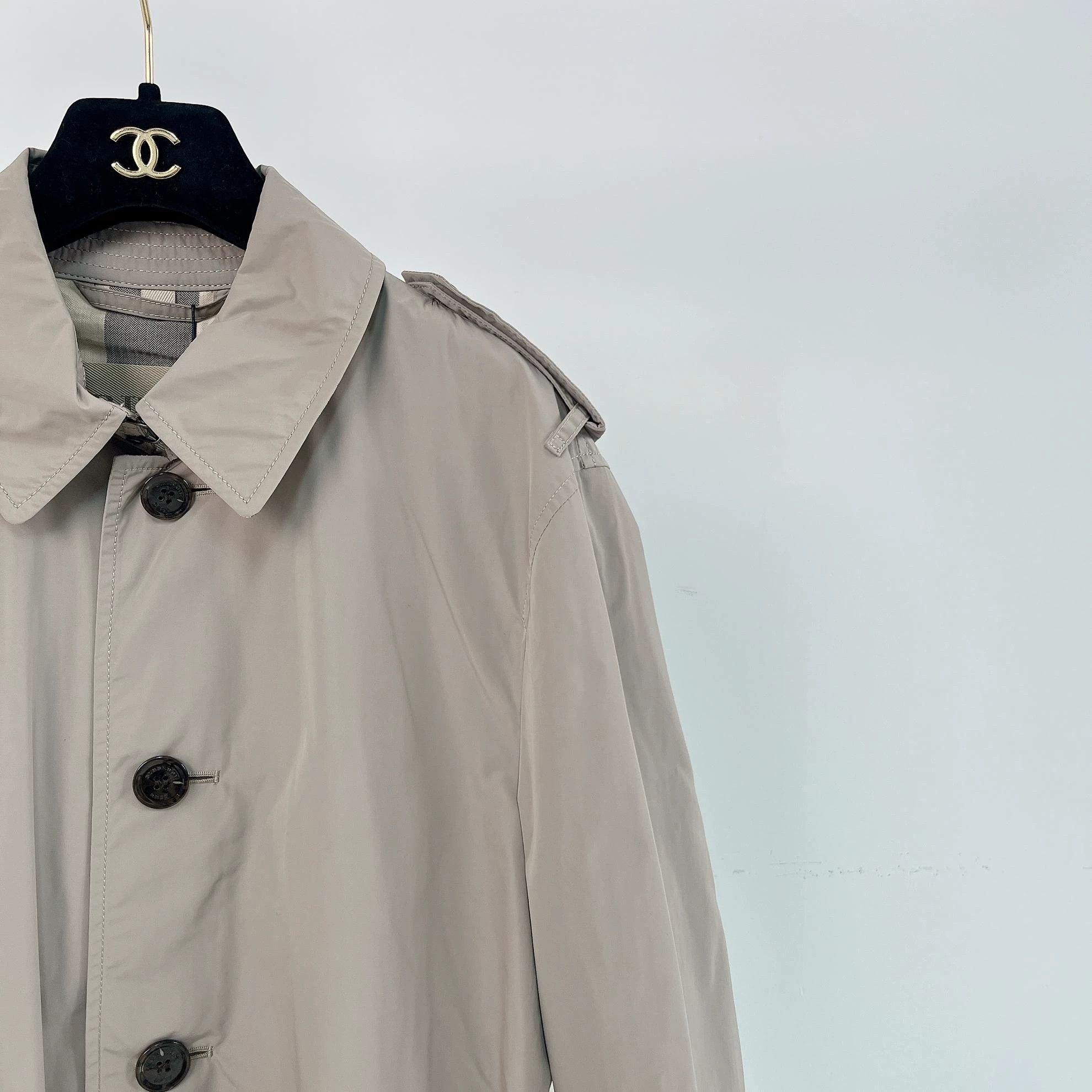 Burberry Burberry light coat M new with tags Size M / US 6-8 / IT 42-44 - 3 Thumbnail