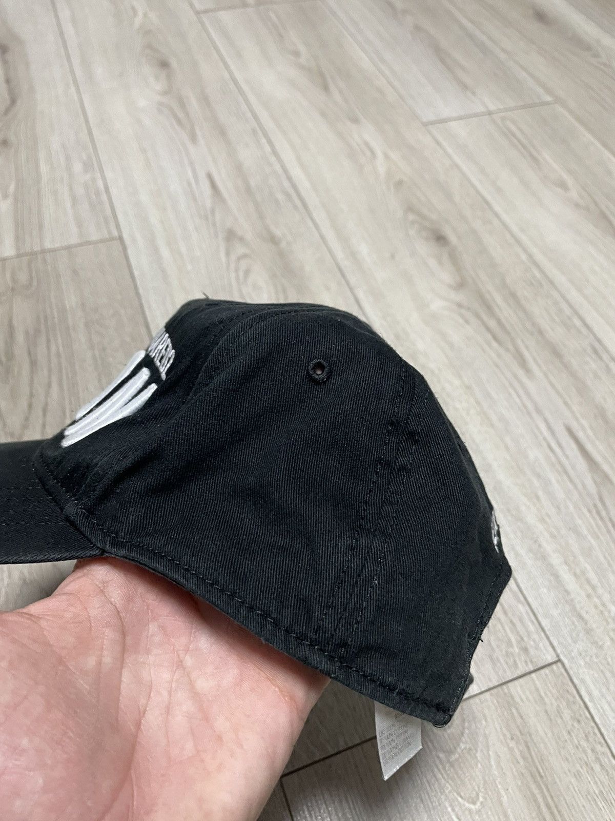 Dsquared2 Vintage Dsquared2 ICON Logo Black Cap Streetwear Hat Size ONE SIZE - 4 Thumbnail