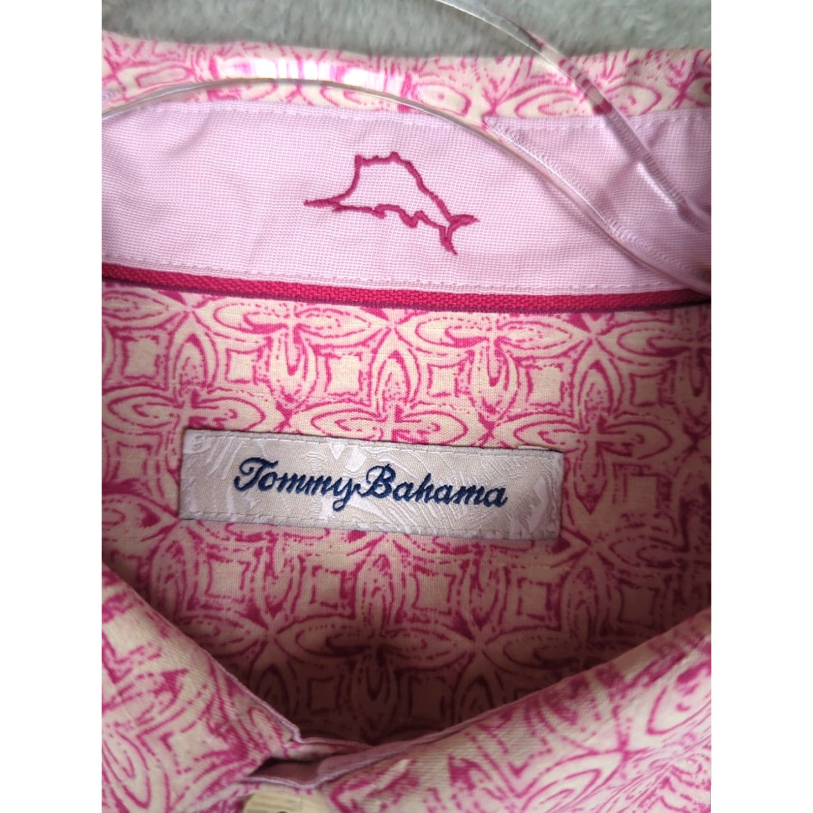 Tommy Bahama VINTAGE? No. Tommy Bahama Geovanni Geo Camp Shirt Silk Pink Short Sleeve Button-Up Casual Men M Regular Size US M / EU 48-50 / 2 - 6 Thumbnail