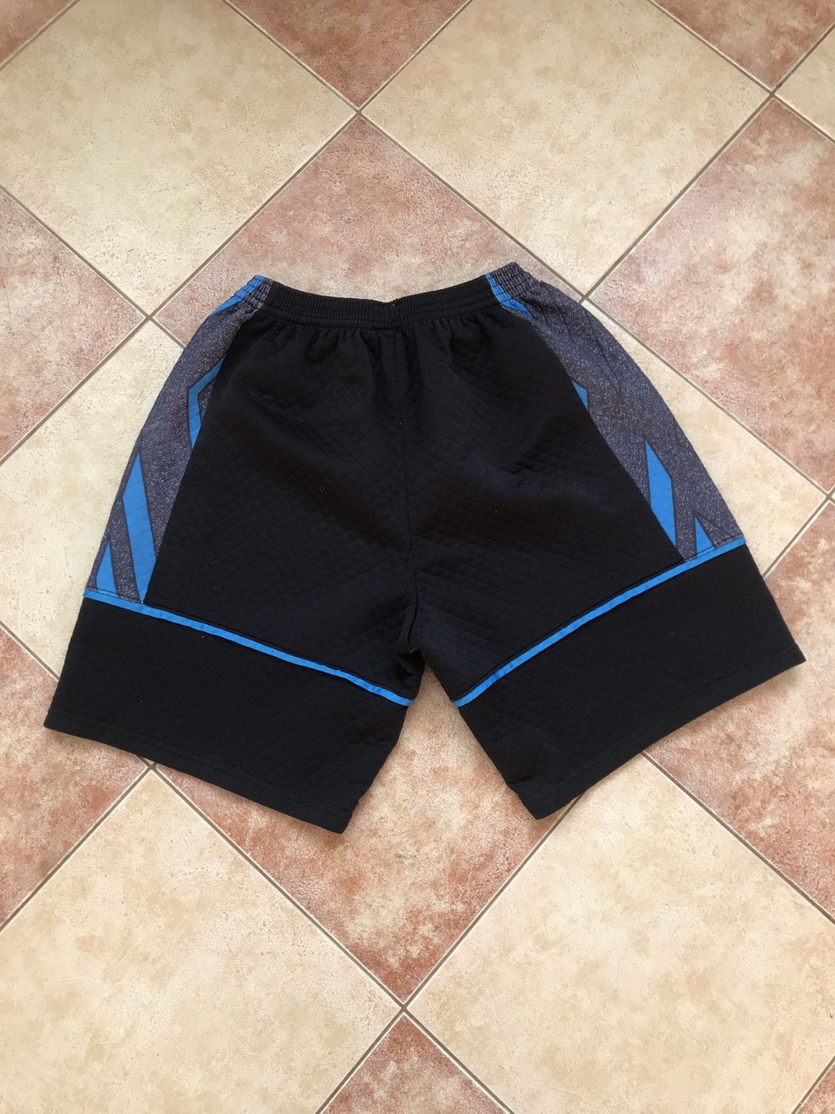 Umbro × Vintage Vintage Tottenham Hotspur 1993-1995 Soccer Shorts Jersey Size US 32 / EU 48 - 2 Thumbnail
