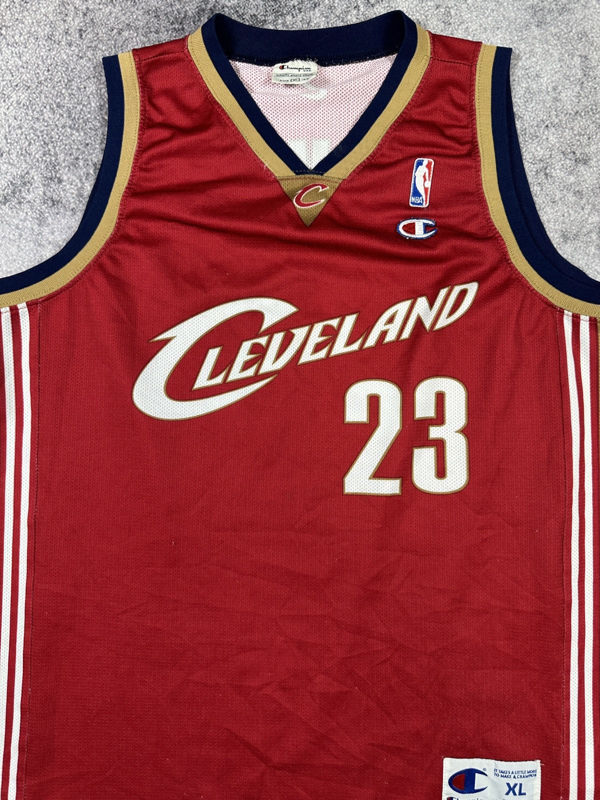 Champion Vintage Champion Cleveland 23 James NBA Jersey Rare USA XL Size US XL / EU 56 / 4 - 3 Thumbnail