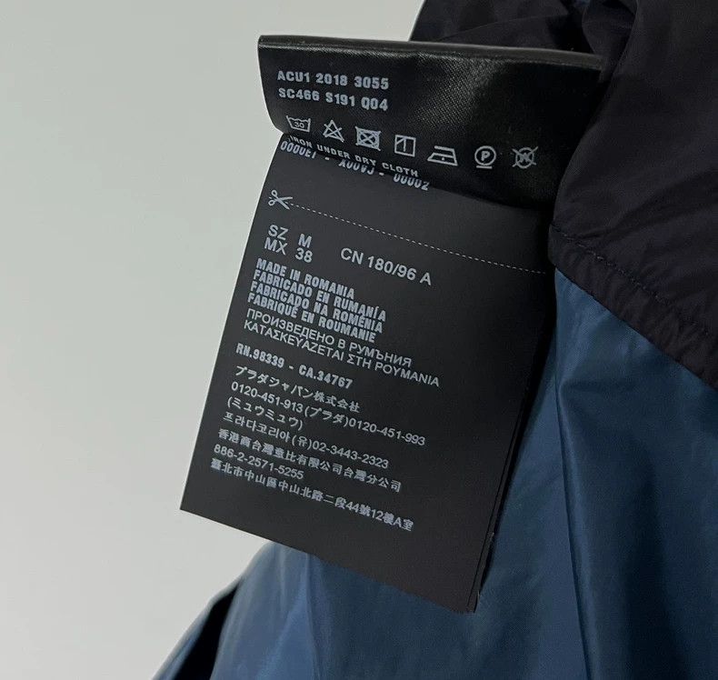 Prada Prada Short-sleeved jacket 2501-Nextarrow Size US M / EU 48-50 / 2 - 6 Thumbnail