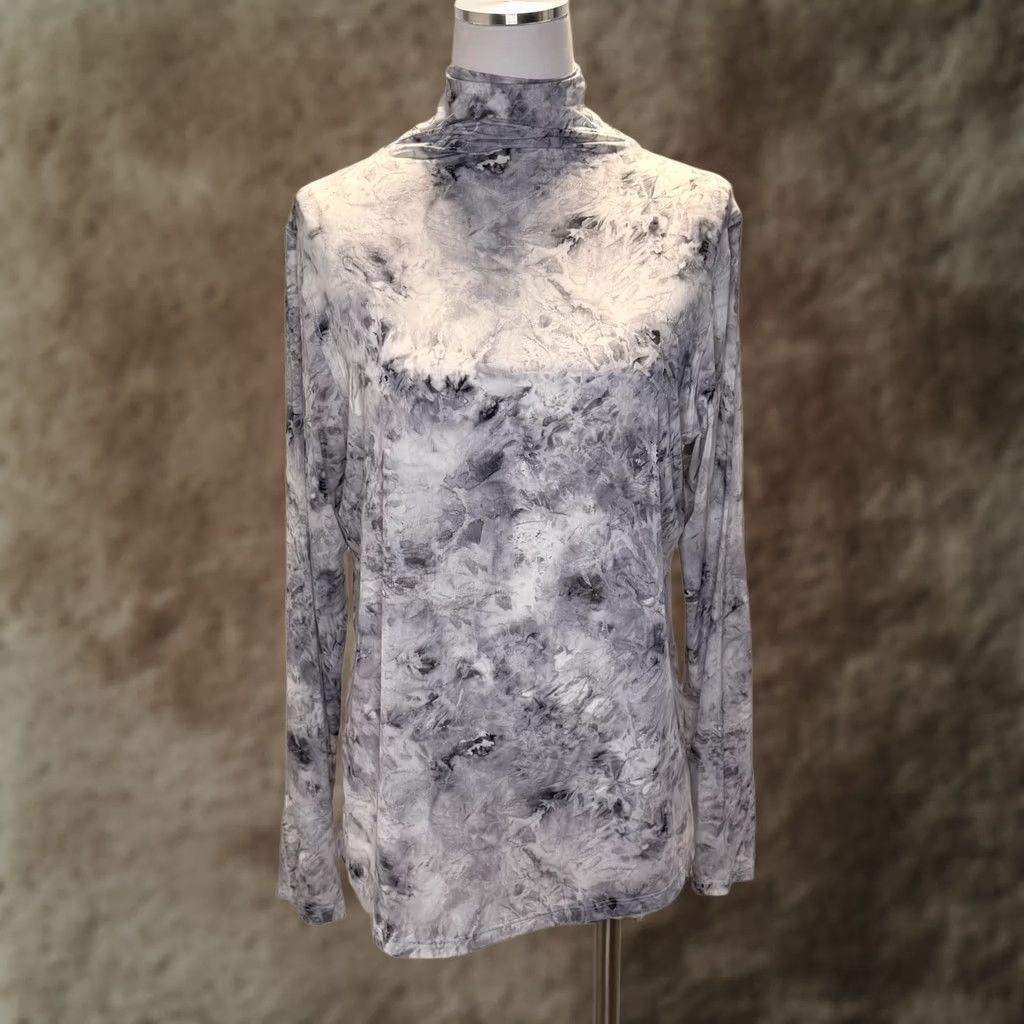 Lululemon Lululemon Shirt Womens Medium Gray Batik Turtleneck Long Sleeve Athletic Top Size M / US 6-8 / IT 42-44 - 1 Thumbnail