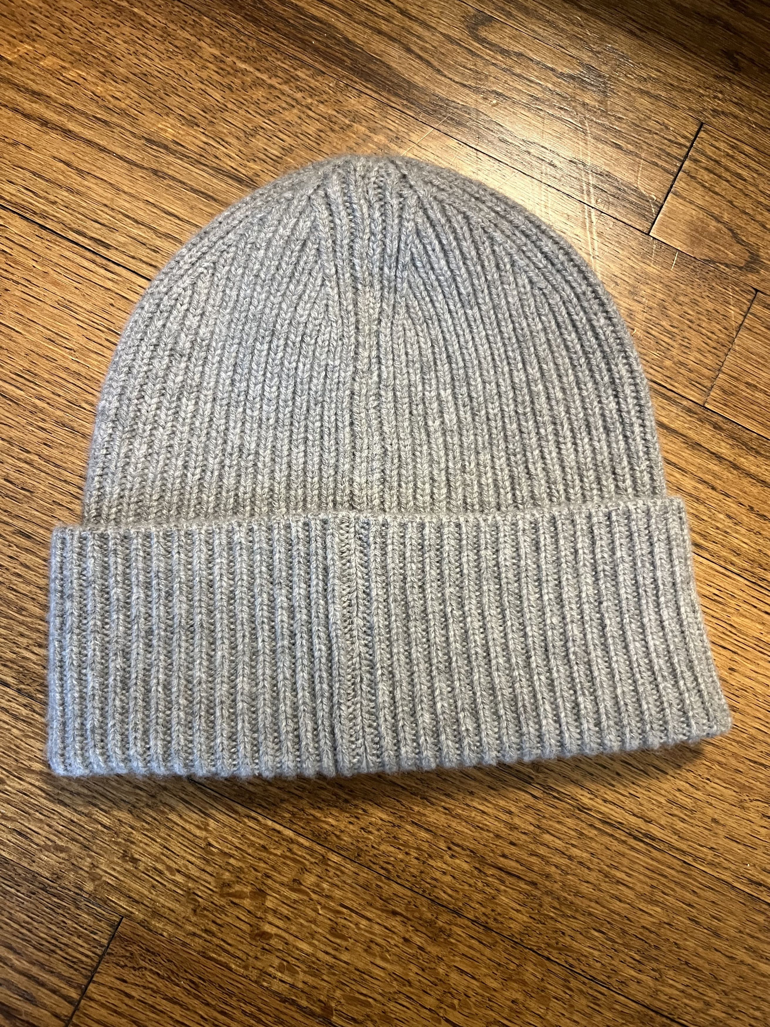 Louis Vuitton Louie Vuitton Ahead Cashmere Beanie Gray Size ONE SIZE - 2 Thumbnail