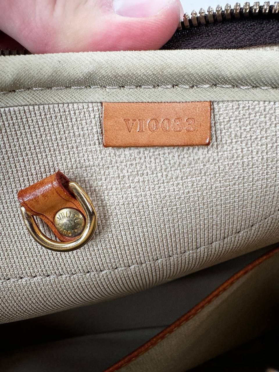 Louis Vuitton Louis Vuitton Alize Monogram Luggage Bag Size ONE SIZE - 15 Thumbnail
