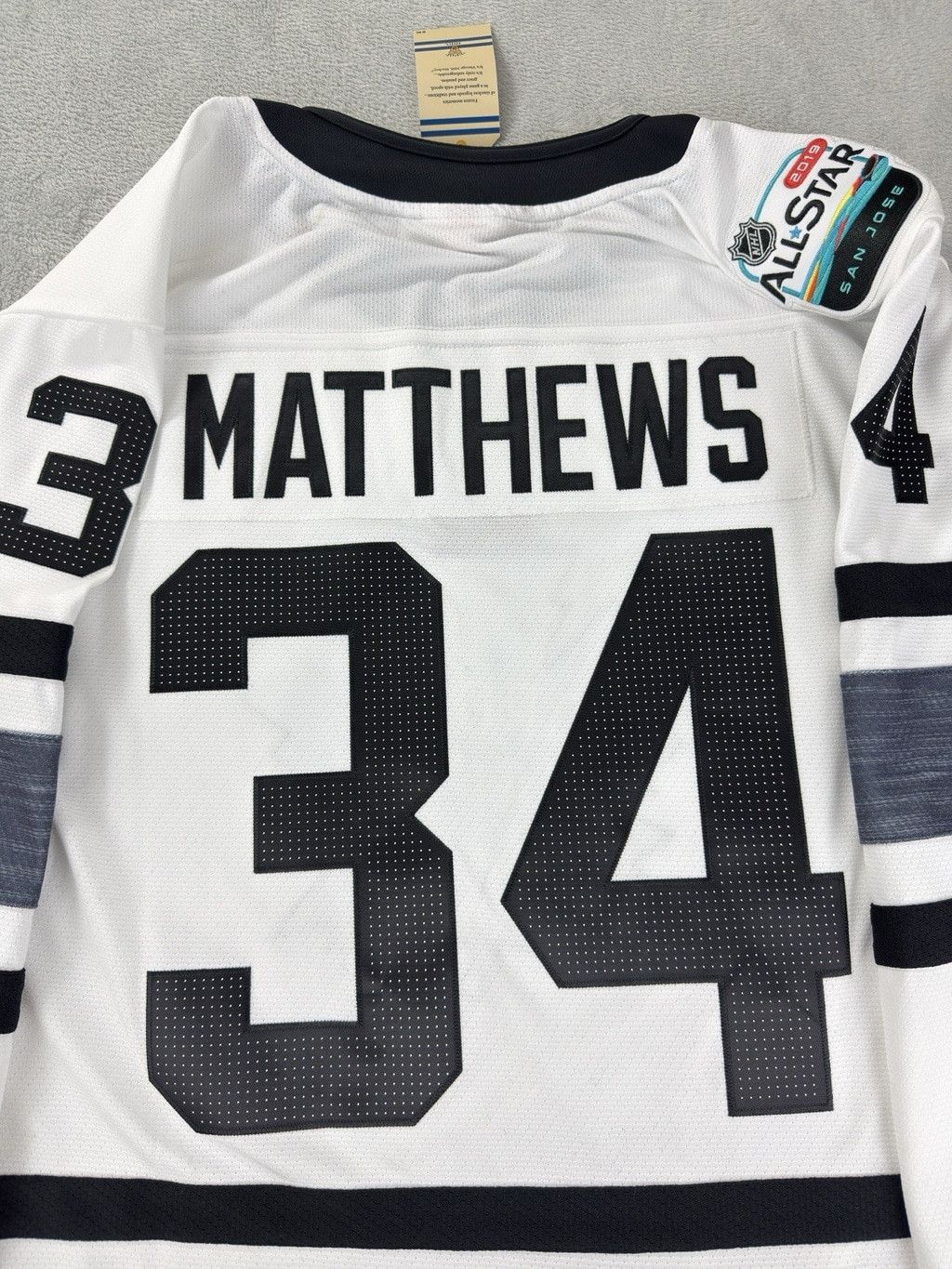 Mitchell & Ness Mitchell & Ness NWT Men's Sz Large Austin Matthews 2019 NHL Size US L / EU 52-54 / 3 - 18 Thumbnail