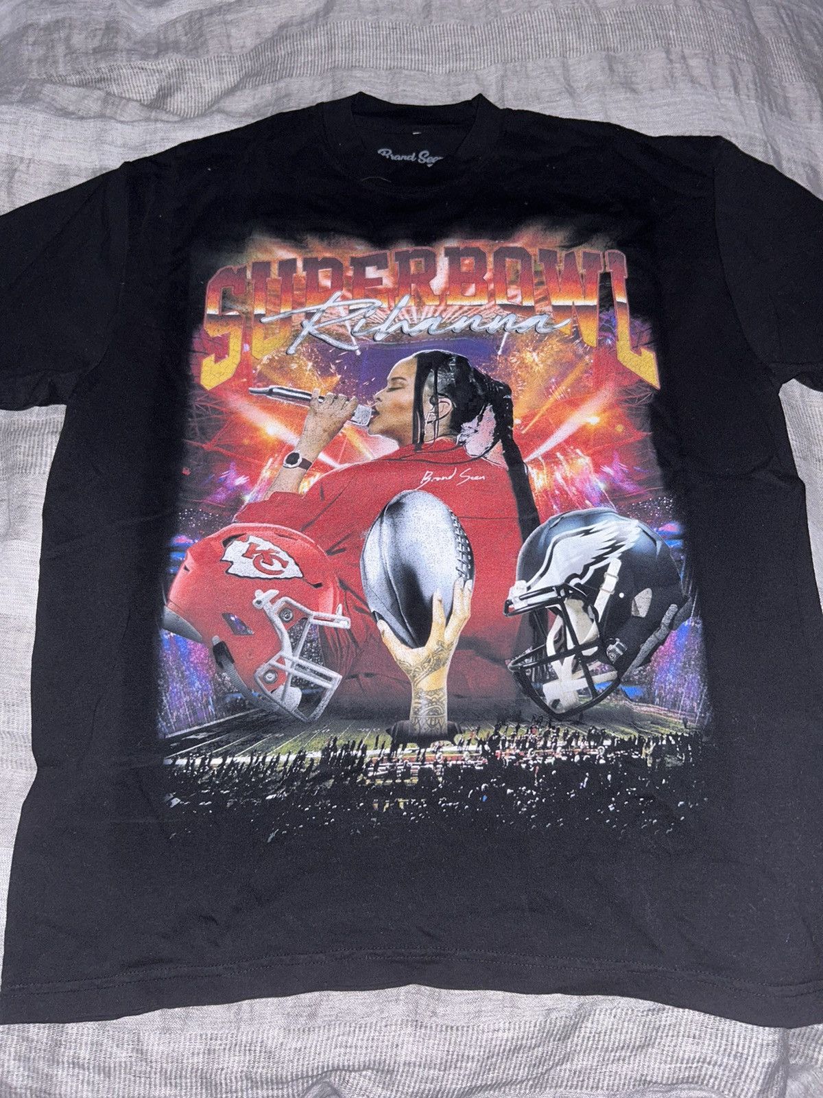 Rihanna BRAND SEEN - RIHANNA SUPERBOWL Size US L / EU 52-54 / 3 - 1 Thumbnail