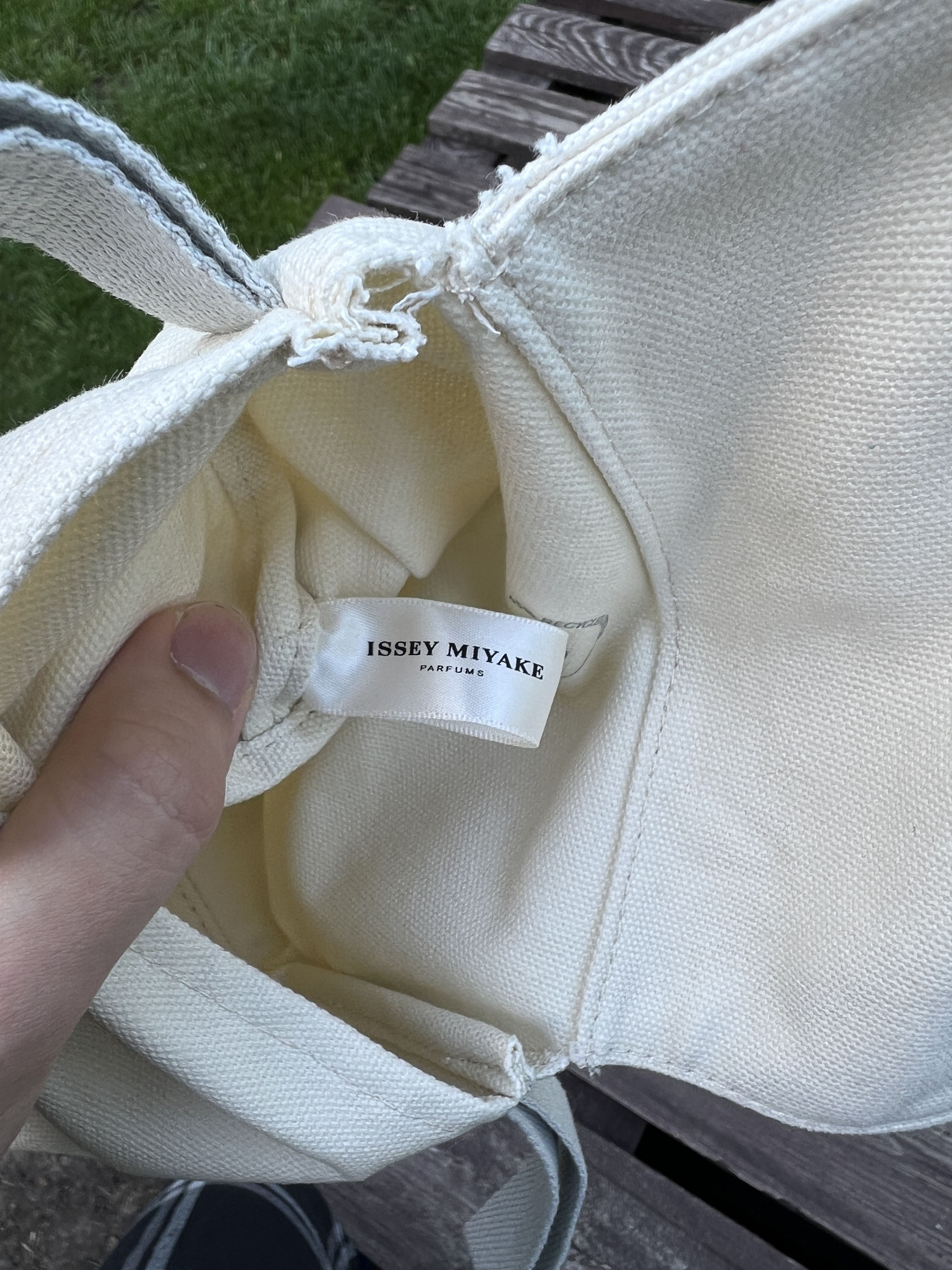 Issey Miyake Issey Miyake Parfums Cosmetic Bag Size ONE SIZE - 10 Thumbnail