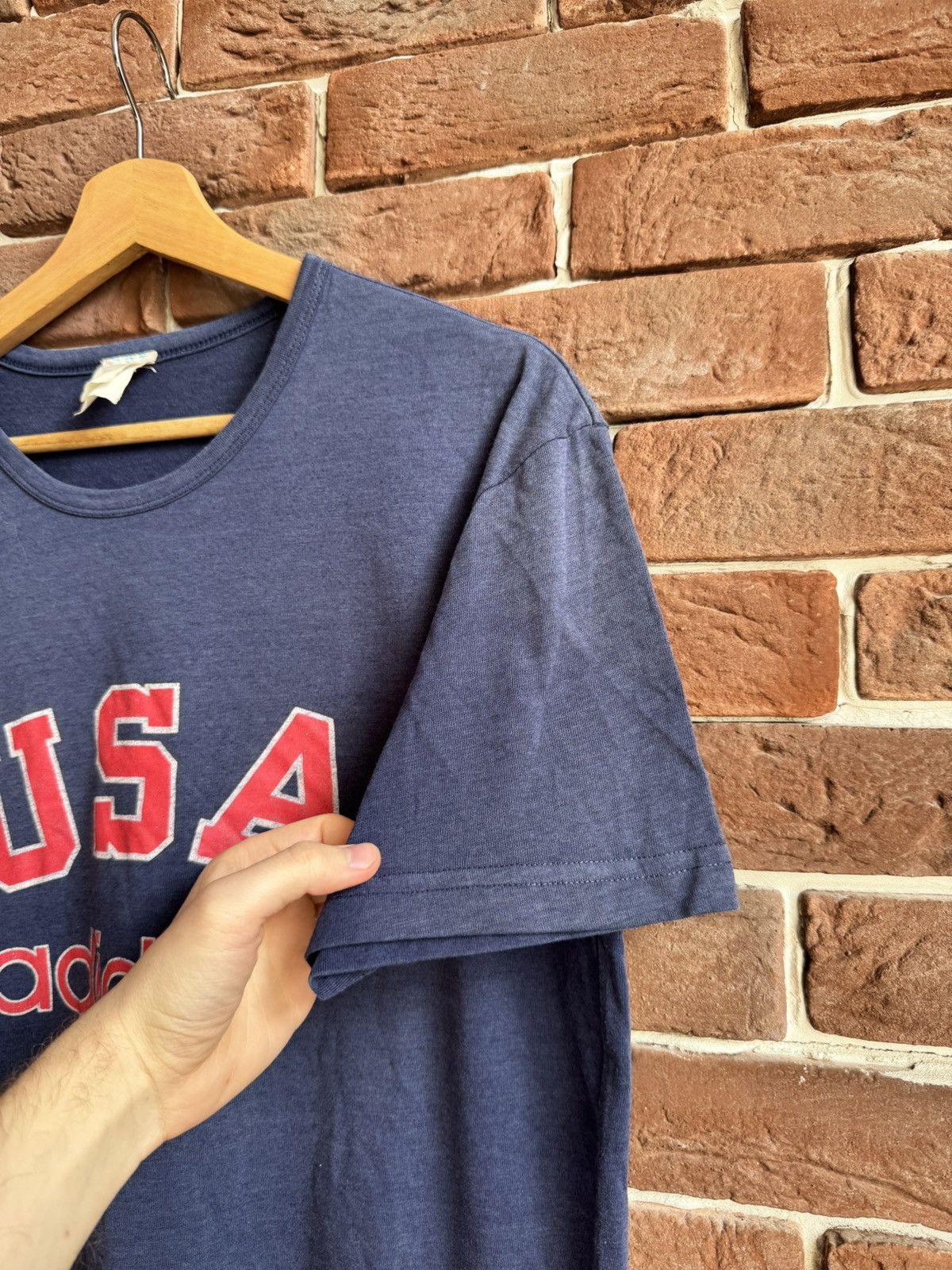 Adidas Vintage 80s Adidas USA Spellout Logo Sun Faded T Shirt Rare Size US L / EU 52-54 / 3 - 7 Thumbnail