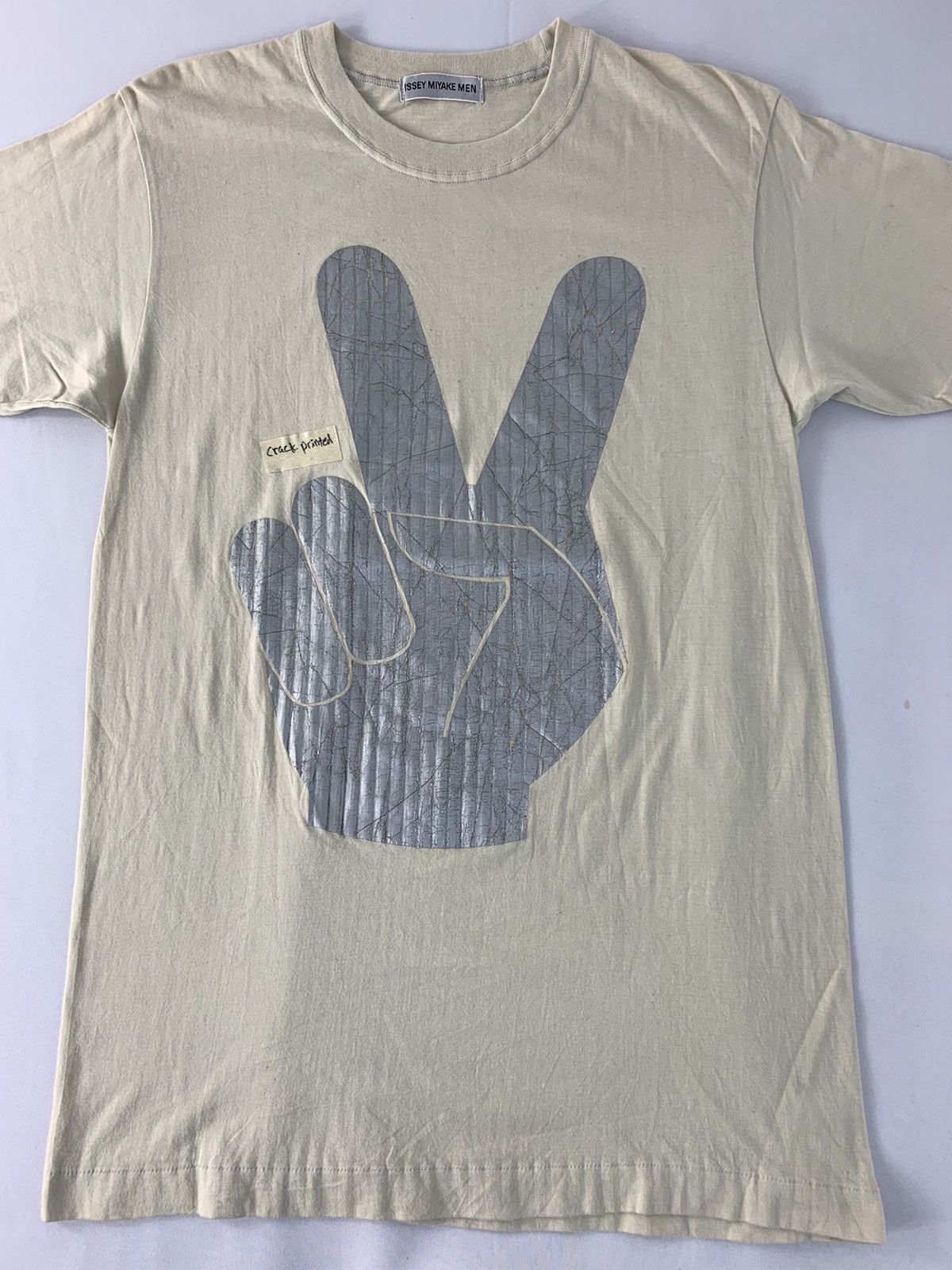 Issey Miyake Issey Miyake Men Peace Sign Hand Unisex Tee Size US S / EU 44-46 / 1 - 3 Thumbnail