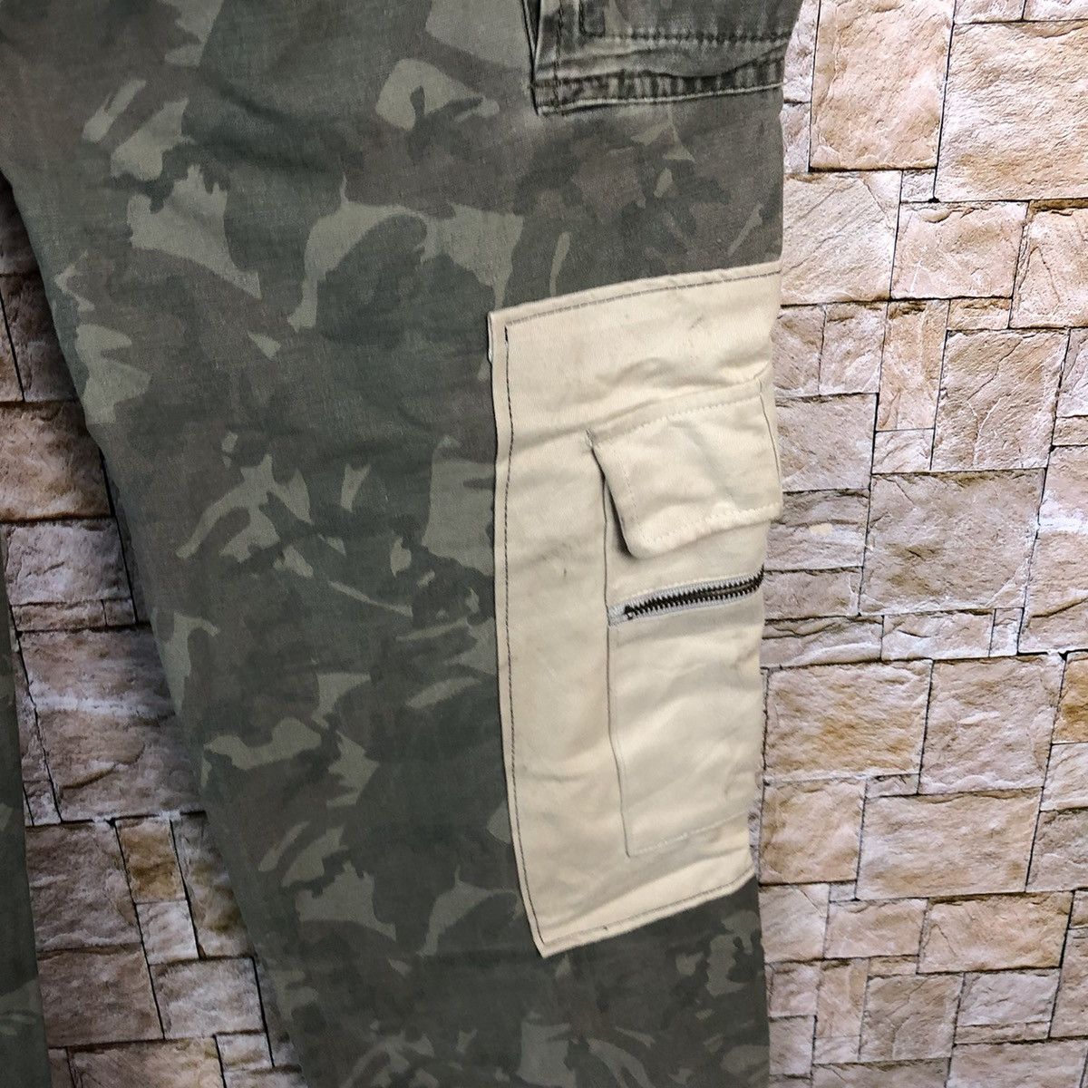 Japanese Brand Uniqlo Green Camo Cargo Multipocket Pants #A142 Size US 34 / EU 50 - 21 Thumbnail