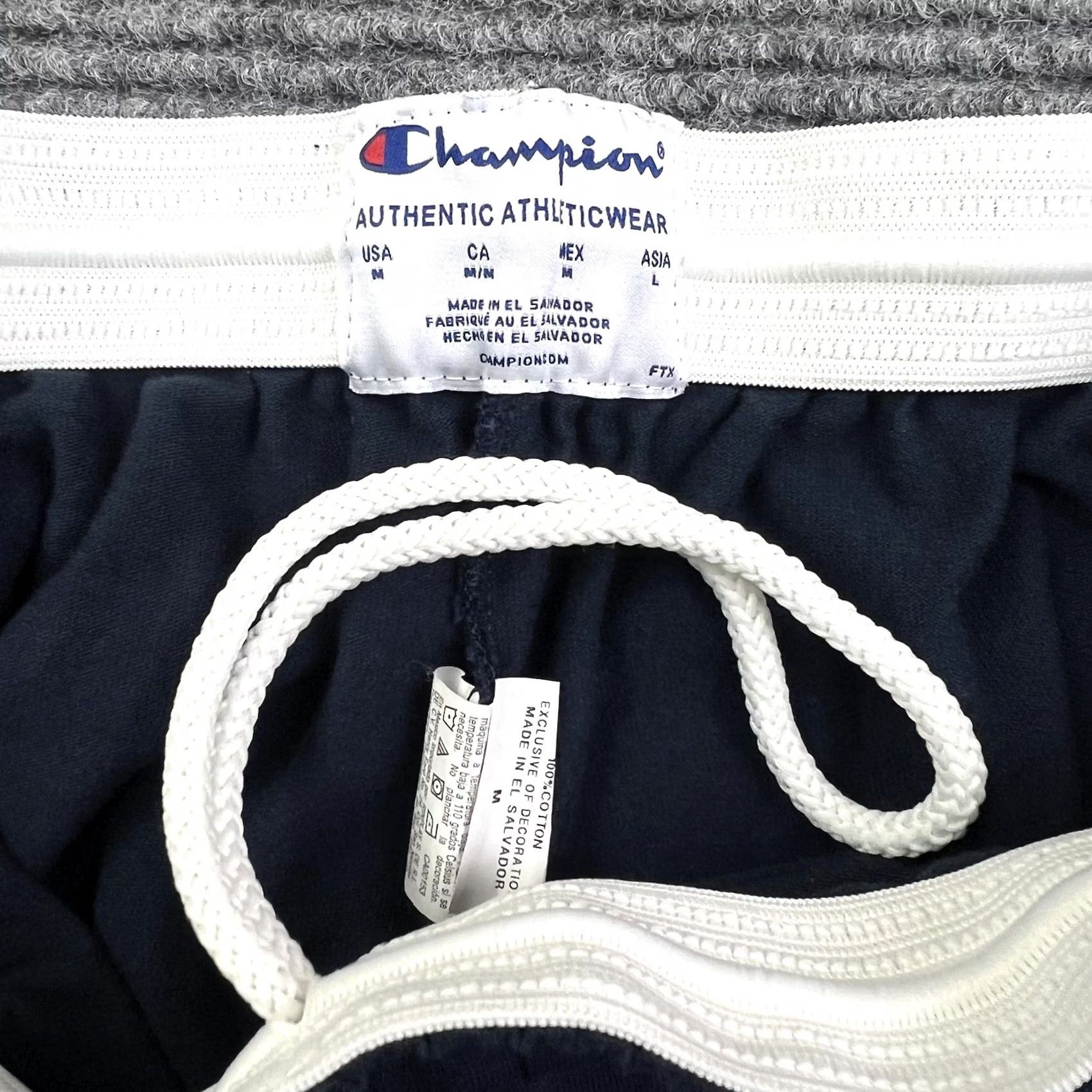 Champion VINTAGE? No — Champion “C” Logo Patch Navy Blue Shorts Mens Medium Stretch Fit Pockets Cotton Size US 31 - 2 Thumbnail