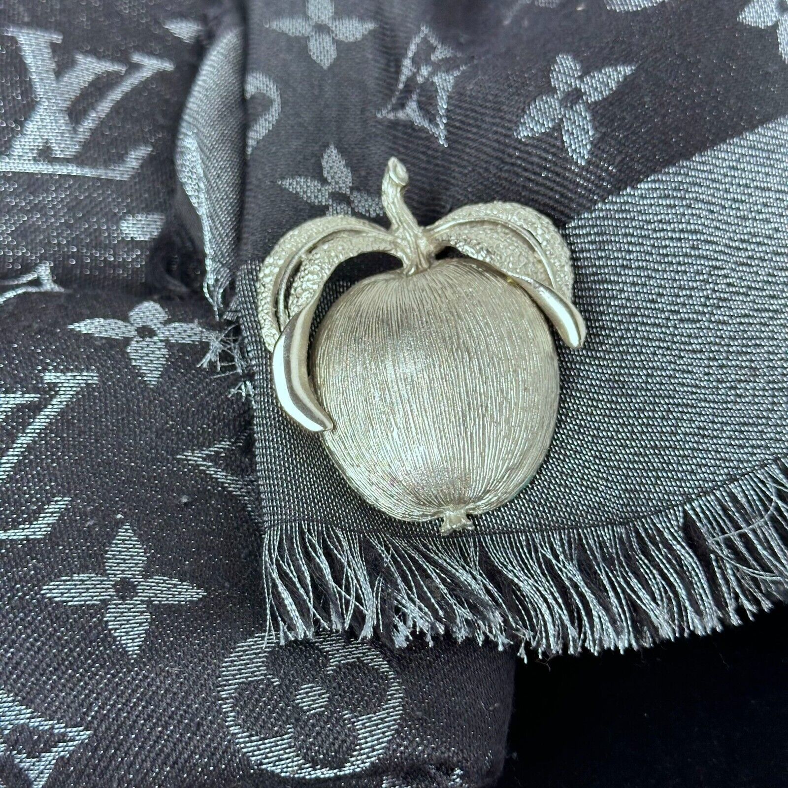 Other Sarah Coventry Vintage Silver Tone Apple Delight Brooch Pin Size ONE SIZE - 12 Thumbnail