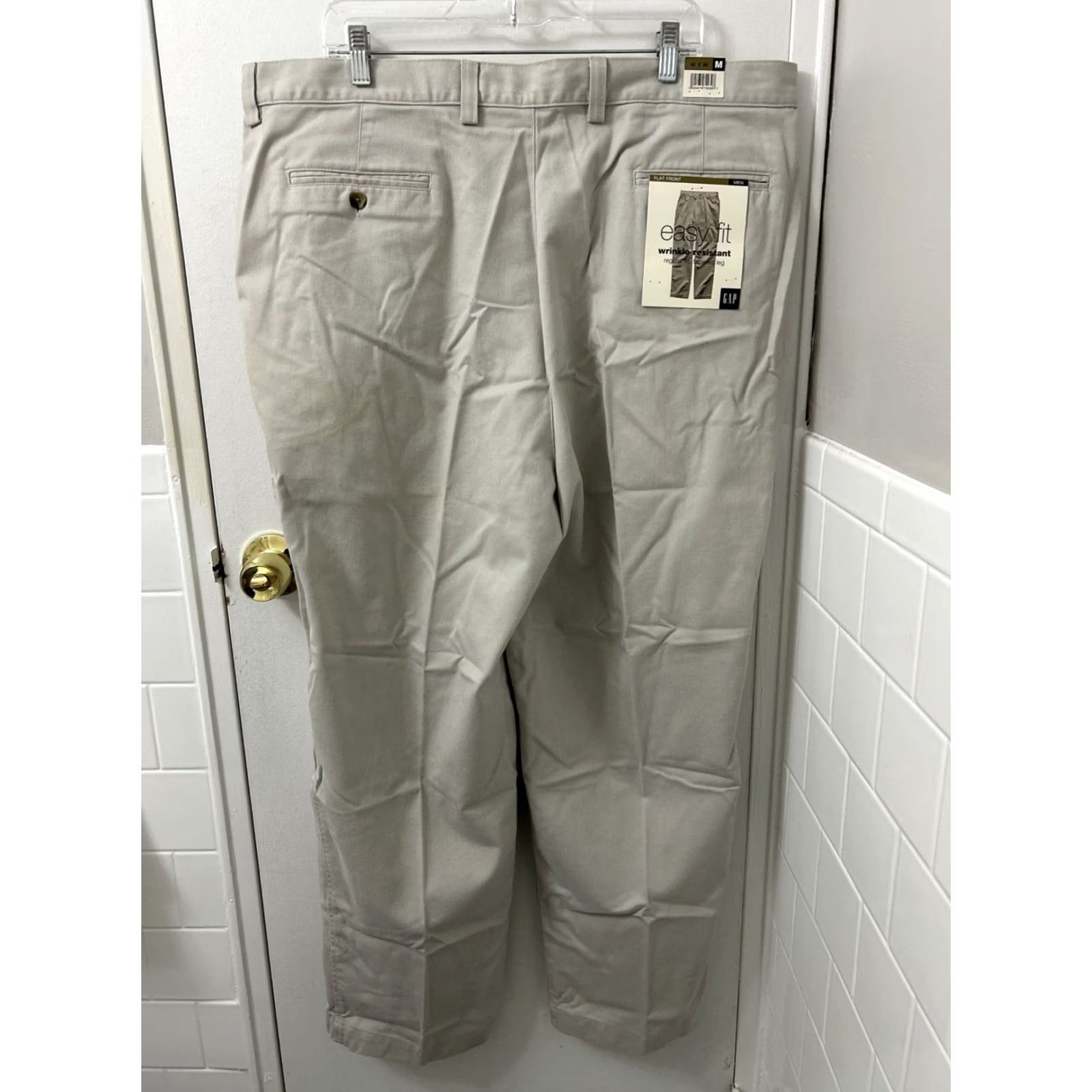Gap Gap Mens Chino Pants 42x30 Beige Regular Slimming Flat Front Button Zip 98% Cotton 2% Spandex Straight Leg NWT Size US 42 / EU 58 - 6 Thumbnail