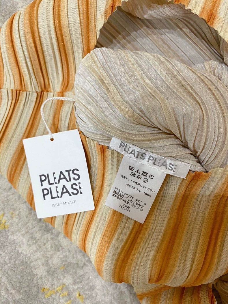 Issey Miyake Issey Miyake size:5 Camel-colored gauze striped dress Size S / US 4 / IT 40 - 8 Thumbnail