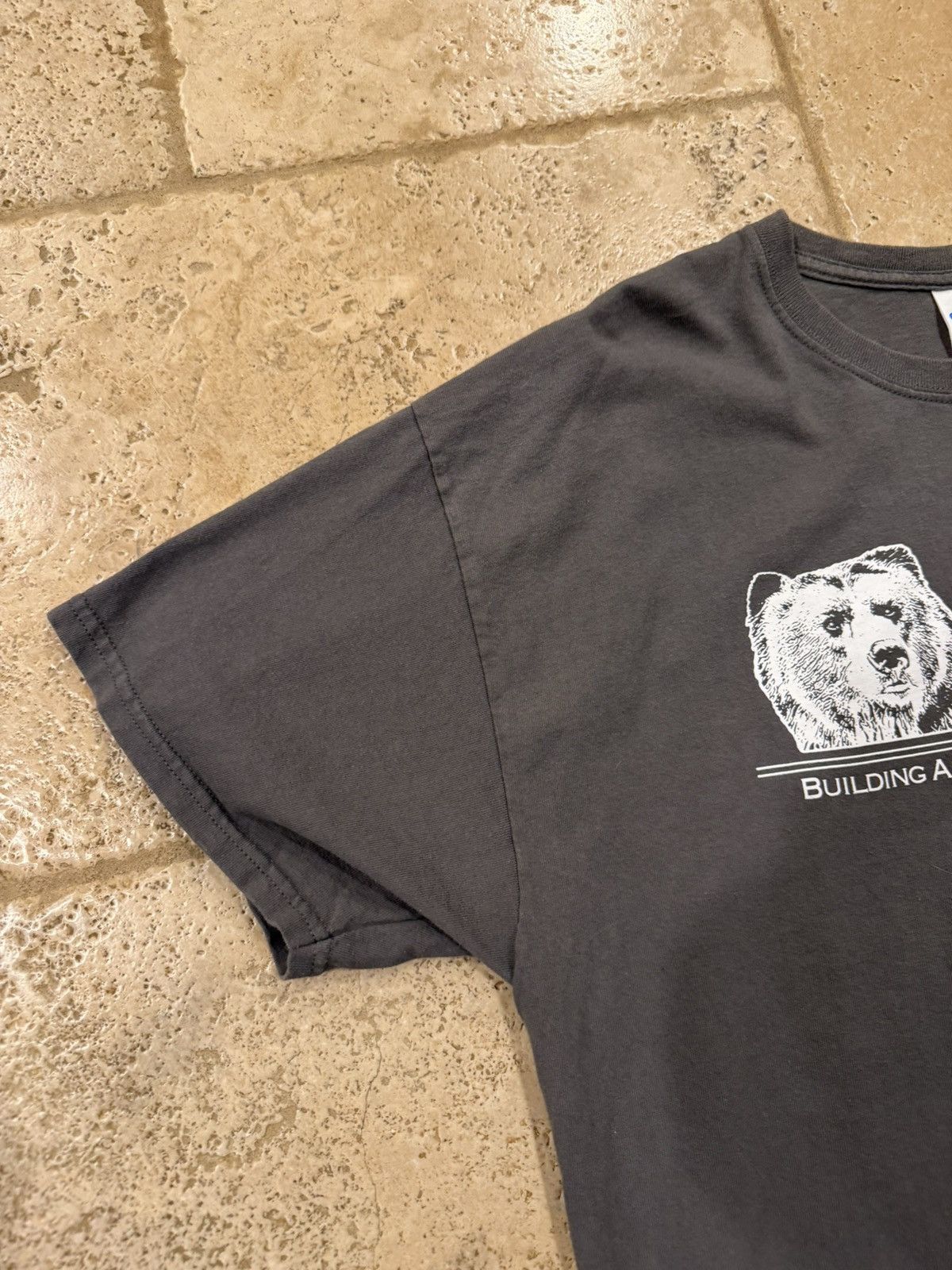 Gildan Vintage Kodiak Building Partners Gildan Grey T-Shirt Size US XL / EU 56 / 4 - 6 Thumbnail