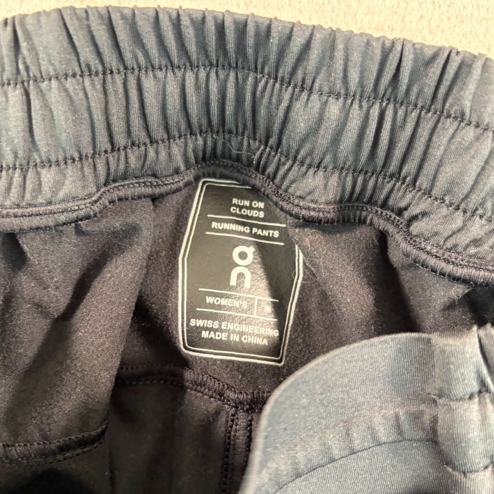 Vintage On Cloud Jogger Pants Black Women M Athletic Tapered Zip Pockets Reflective Windproof Wind Resistant Easy Care Size 32" / US 10 / IT 46 - 2 Thumbnail