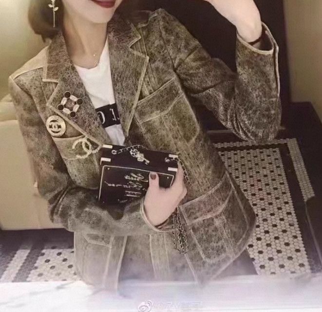 Chanel Chanel Vintage Brown Distressed Leather Cardigan . Size M / US 6-8 / IT 42-44 - 9 Thumbnail