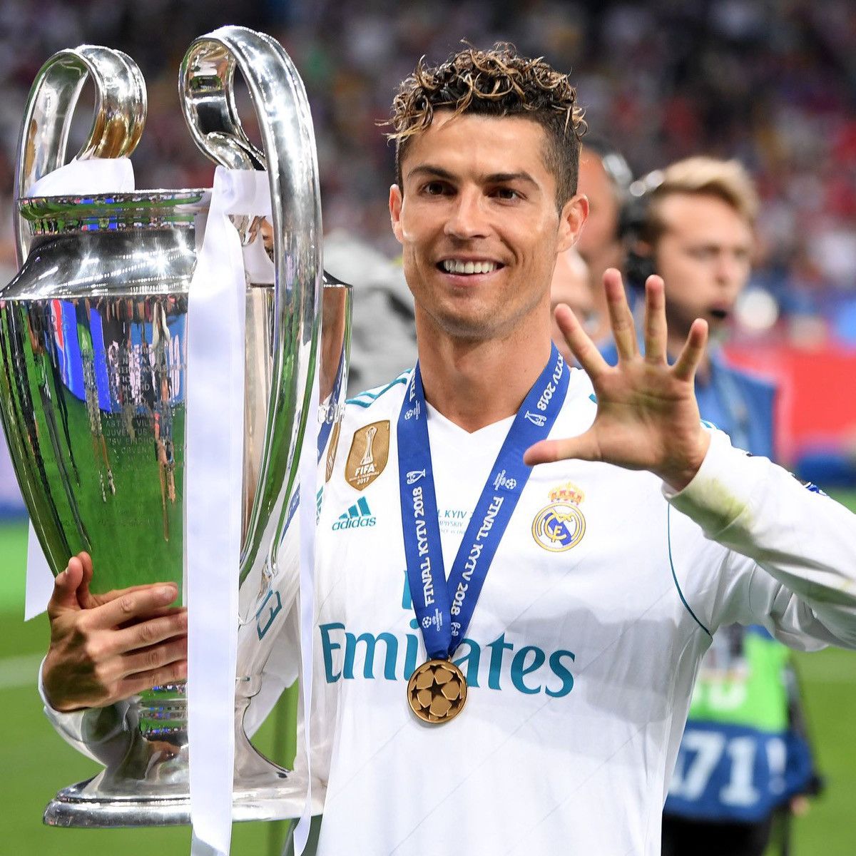 Adidas 🔥RARE🔥 2017/2018 Real Madrid Ronaldo Soccer Jersey Size US XL / EU 56 / 4 - 2 Thumbnail