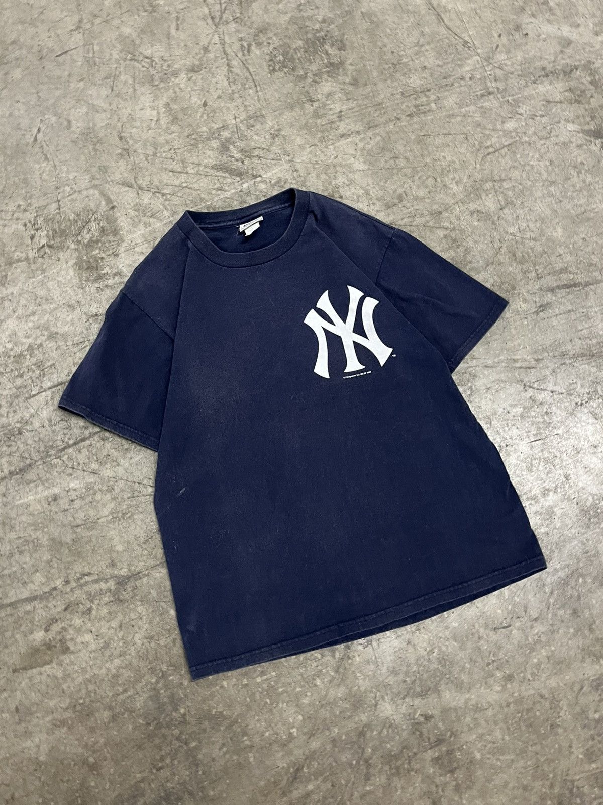Vintage NY Yankees vintage 90s tee shirt Lee sport hype rare mlb Size US M / EU 48-50 / 2 - 1 Thumbnail
