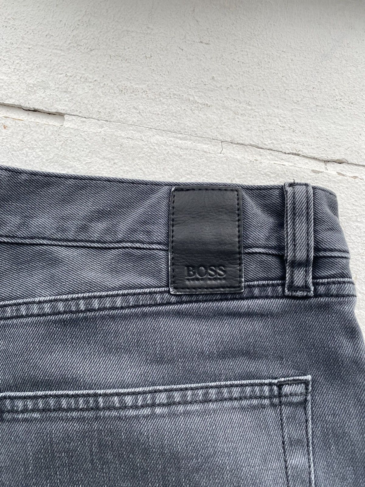 Hugo Boss 00s Luxury Hugo Boss Grey Stretch Denim Jeans Straight Fit Size US 38 / EU 54 - 18 Thumbnail