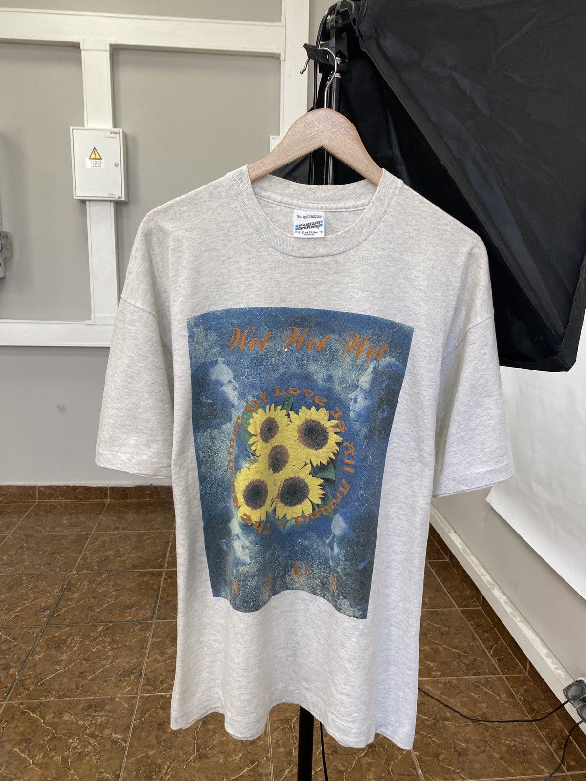 Band Tees Vintage 1994 Wet Wet Wet Tour Band T-Shirt Rare Retro Y2K Size US XL / EU 56 / 4 - 1 Thumbnail