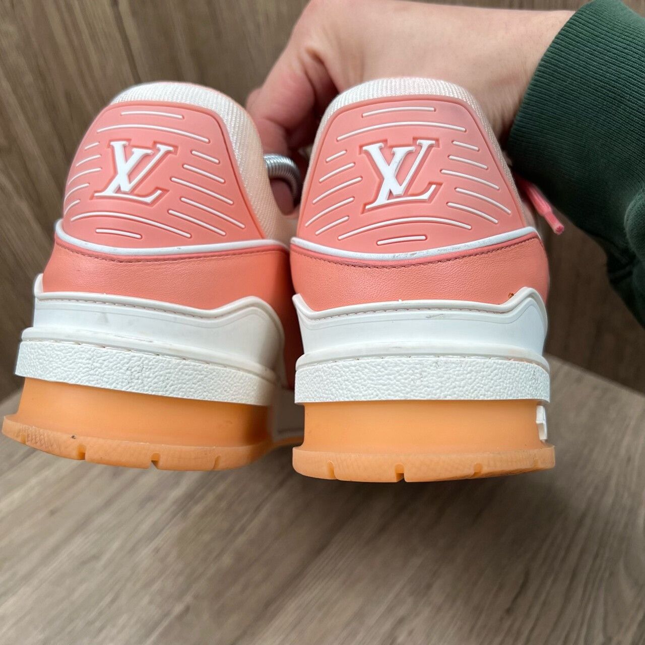 Louis Vuitton lv trainer sneakers in white and pink Size US 9 / EU 42 - 3 Thumbnail