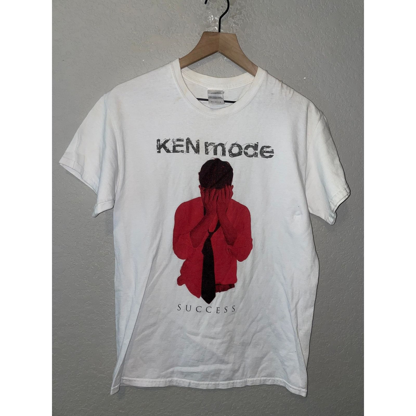 Gildan Ken Mode Shirt Success Album Music White Band Tour Tee 2015 Size US S / EU 44-46 / 1 - 1 Thumbnail