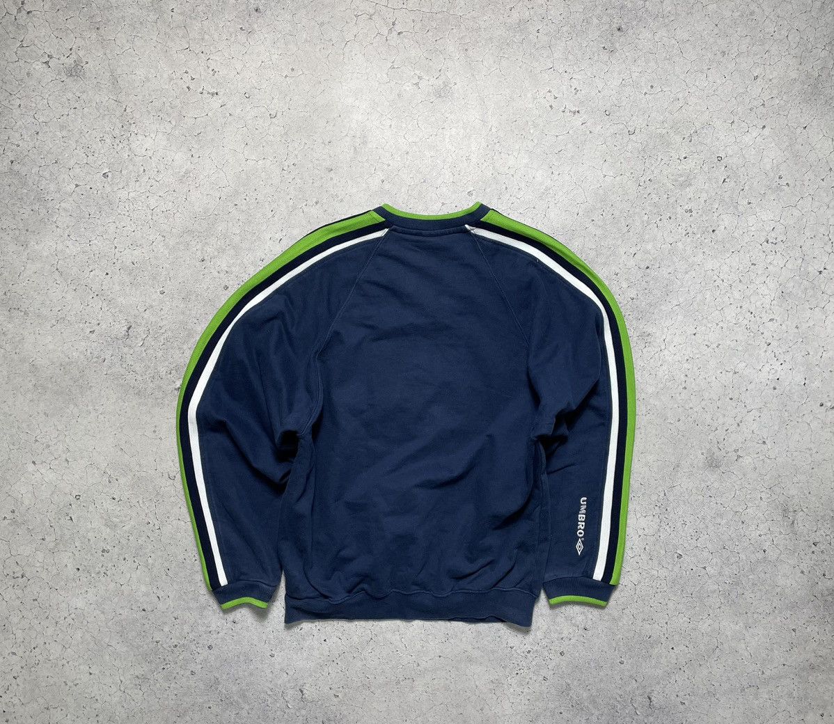 Umbro Vintage 90s Umbro Big Logo Sweatshirt Y2K Rare Size US L / EU 52-54 / 3 - 7 Thumbnail