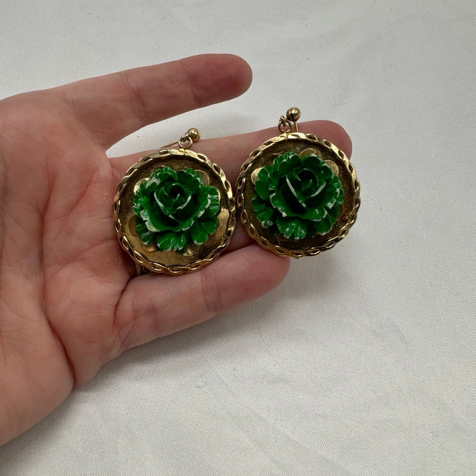 NBDN Nobrandedon VTG rose relief drop earrings Size ONE SIZE - 1 Thumbnail