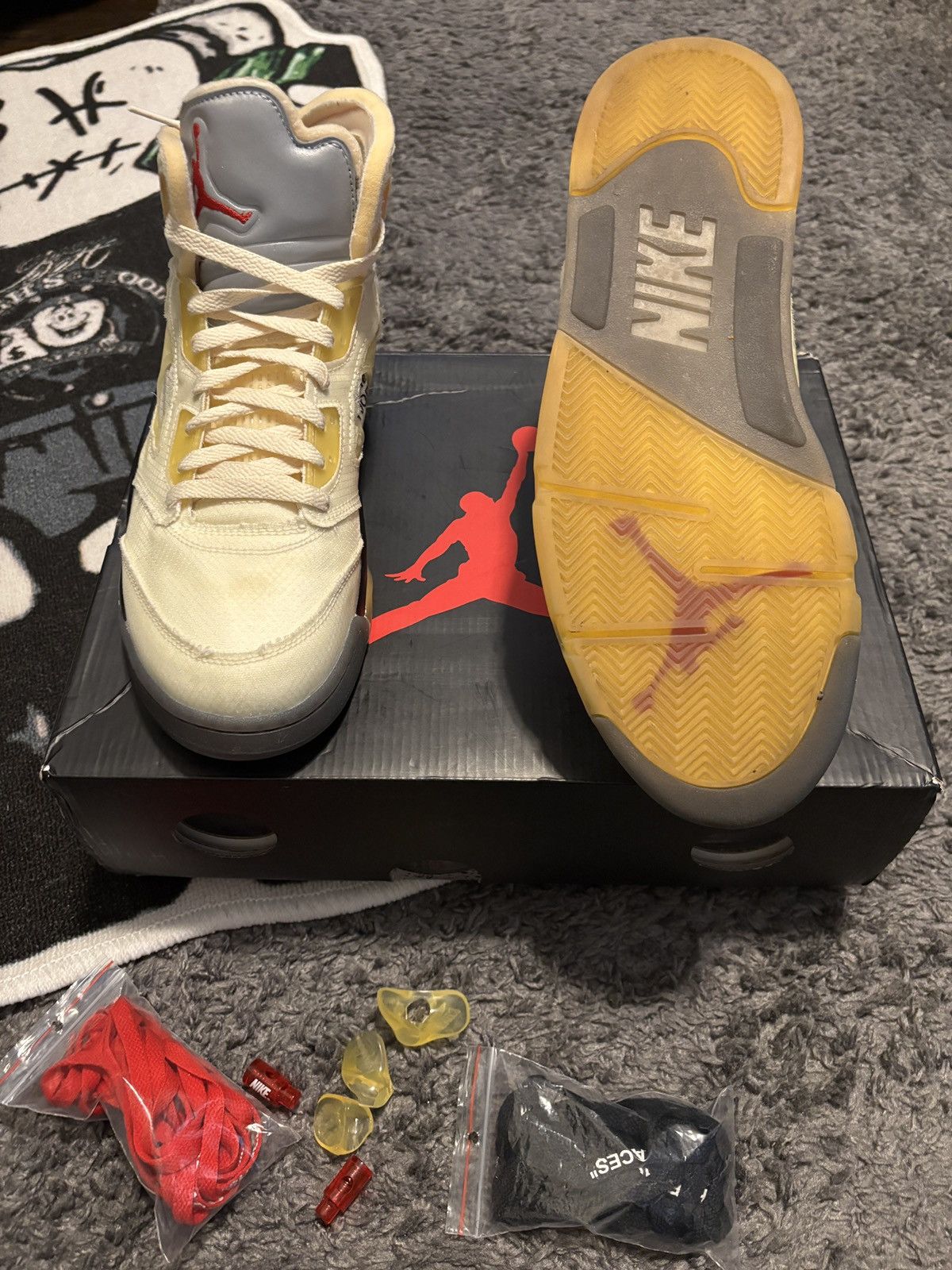 Jordan Brand × Off-White Size 11 Off White "Sail" Retro 5s Size US 11 / EU 44 - 6 Thumbnail