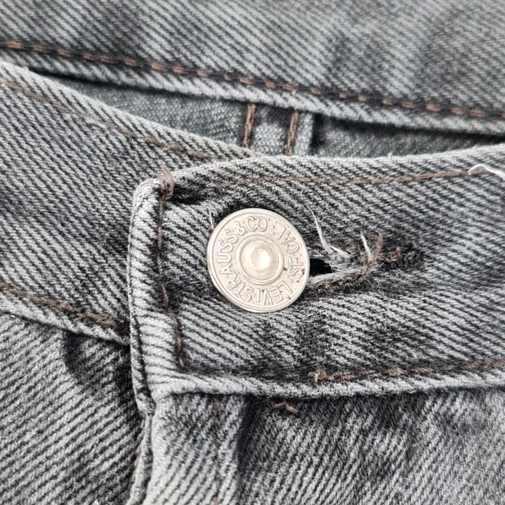 Levi's VINTAGE Levi's 501 Jeans Mens Grey W32 L30 Distressed 90s Made in USA Jeans Size US 32 / EU 48 - 3 Thumbnail