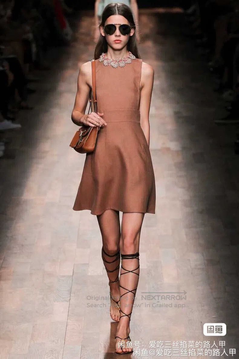 Valentino Valentino dress Size M / US 6-8 / IT 42-44 - 9 Thumbnail