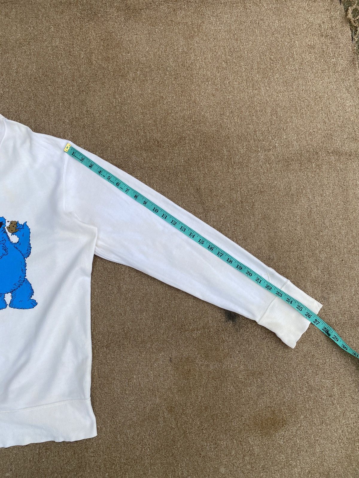 Kaws × Uniqlo Vintage uniqlo x kaw sesame street crewneck sweatshirt Size US XL / EU 56 / 4 - 15 Thumbnail