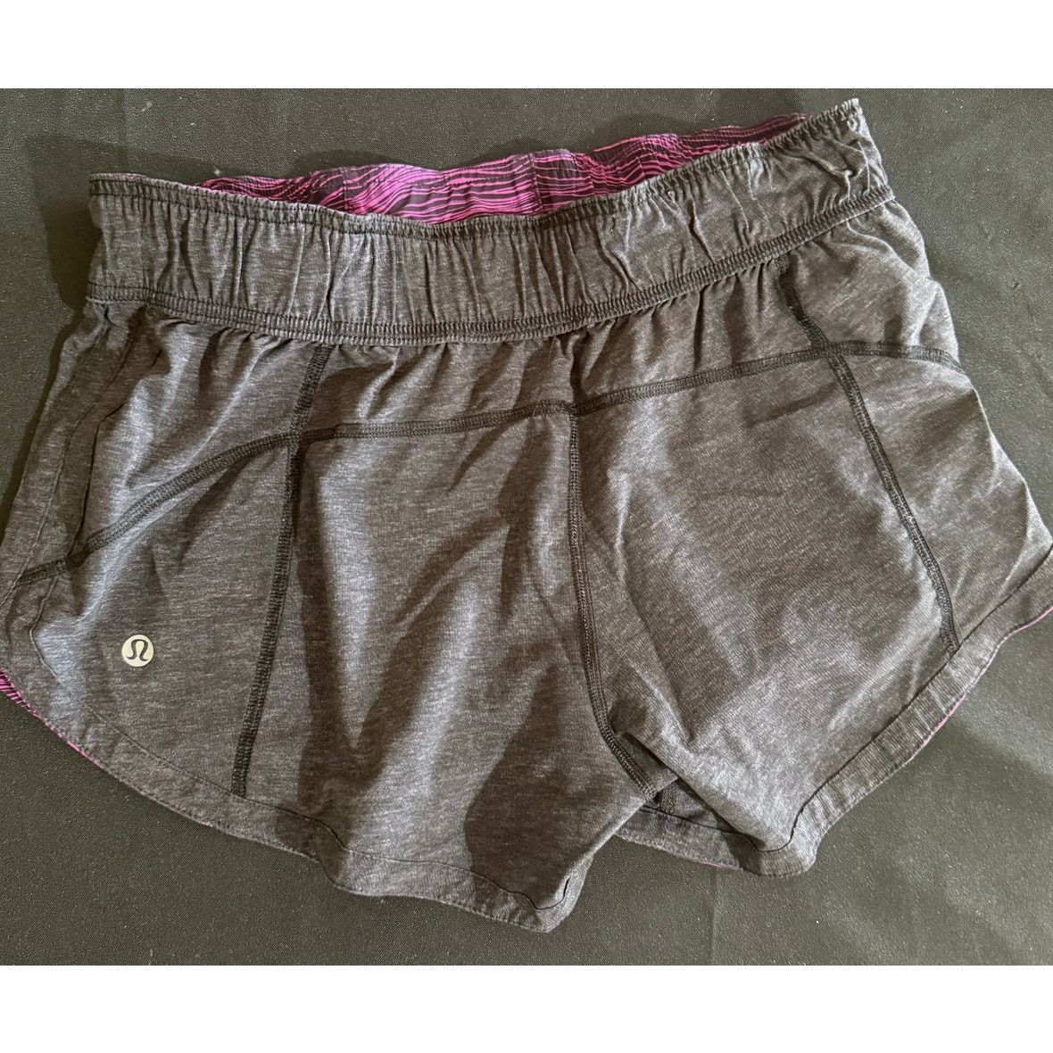 Lululemon Fantastic Lululemon Hotty Hot Reversible Shorts Size 4 Size 27" / US 4 / IT 40 - 4 Thumbnail
