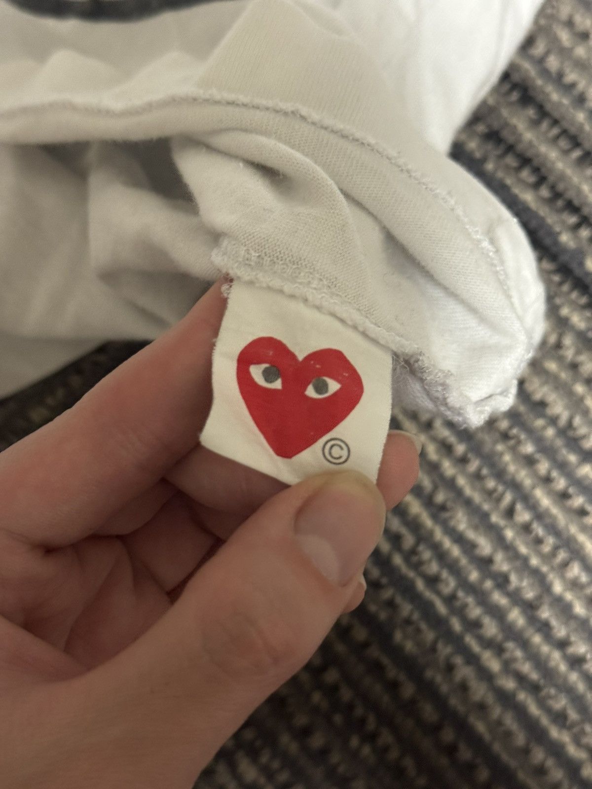 Comme des Garcons PLAY Comme Des Garcons Play 4 Hearts Tshirt Size US S / EU 44-46 / 1 - 5 Thumbnail