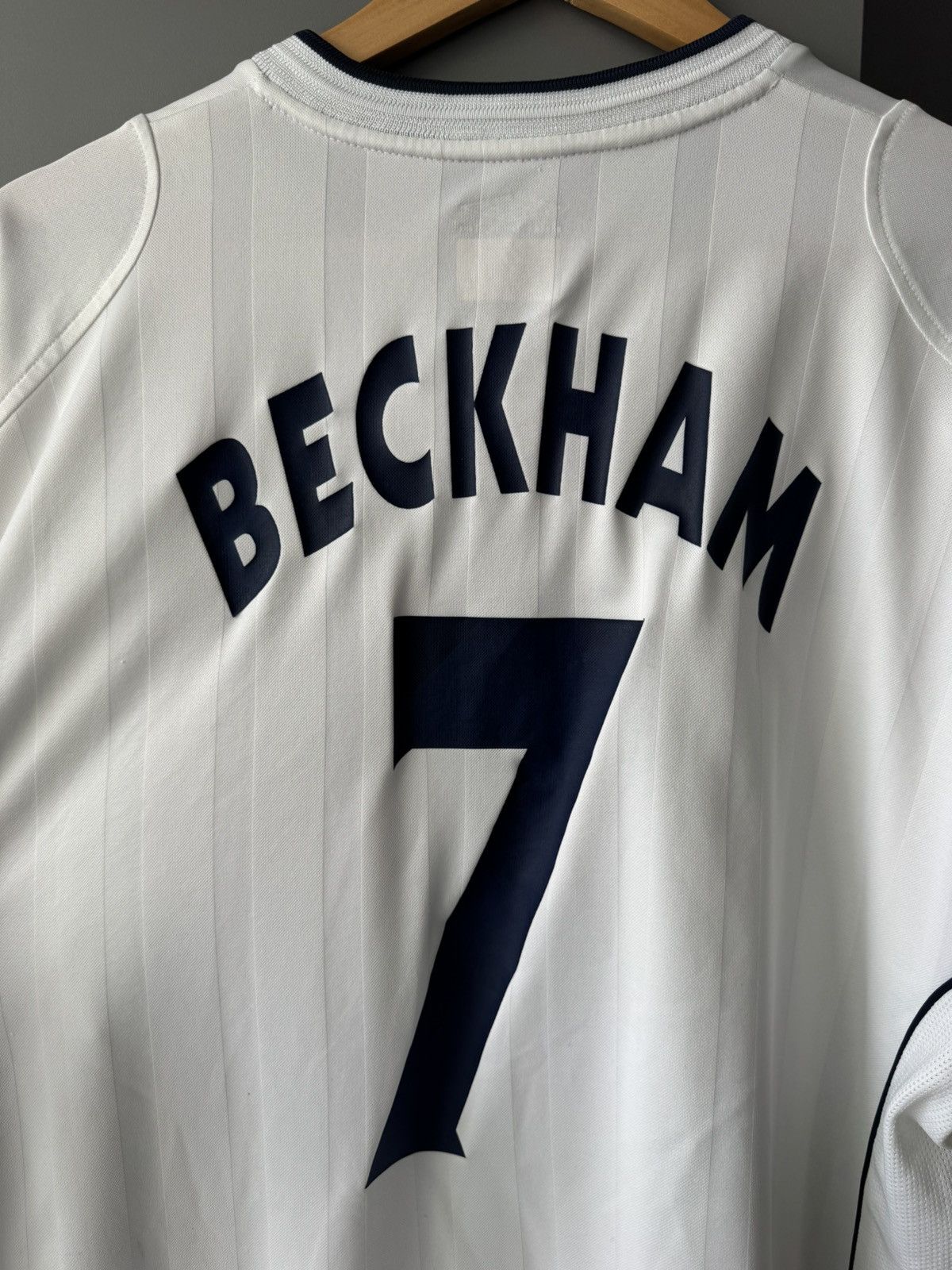 Umbro Umbro England David Beckham #7 Men's Football Soccer Jersey Size US XL / EU 56 / 4 - 10 Thumbnail