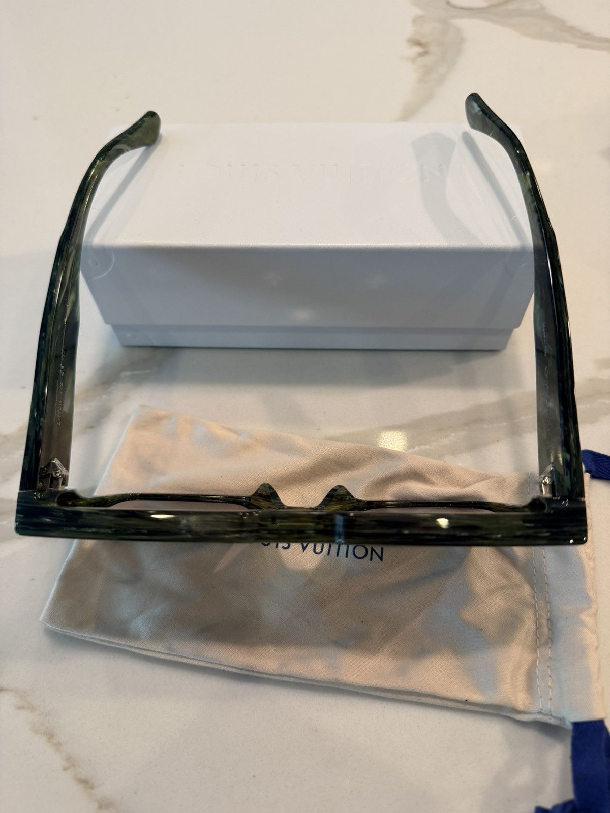 Louis Vuitton Louis vuitton cyclone!! Size ONE SIZE - 2 Thumbnail
