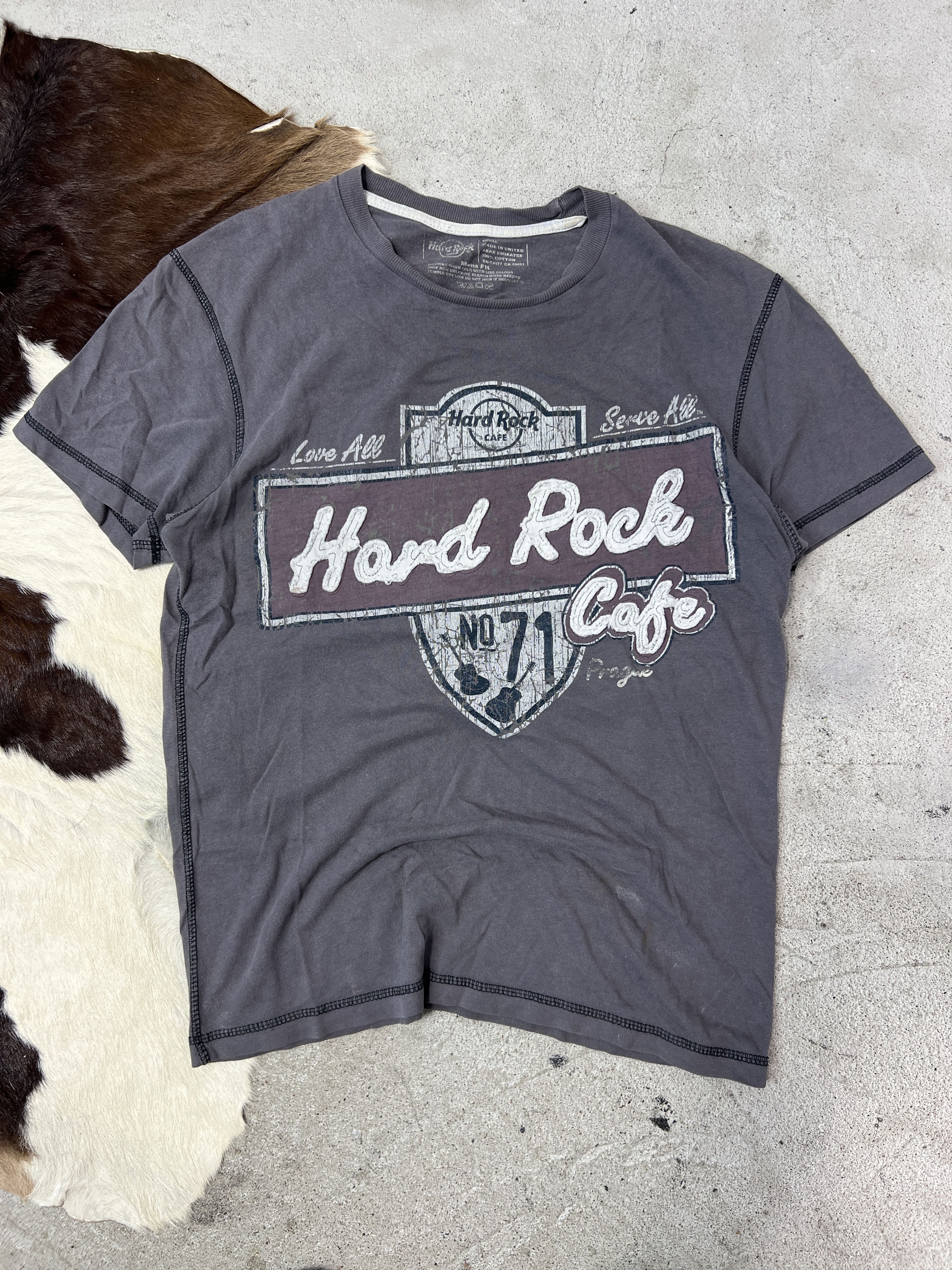 Hard Rock Cafe Vintage Streetwear Hard Rock Cafe T-shirt Y2K Size US S / EU 44-46 / 1 - 1 Thumbnail
