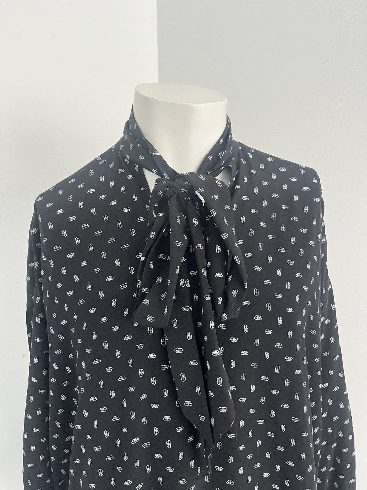 Balenciaga Balenciaga Fluid Blouse Size XS / US 0-2 / IT 36-38 - 2 Thumbnail